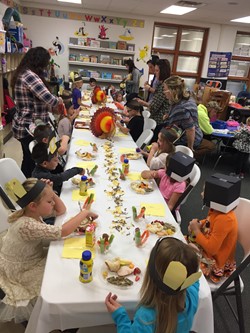 Parents Join Students for Feast in Kindergarten